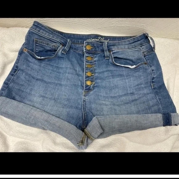 Universal thread denim shorts cuffed button fly - Picture 2 of 2